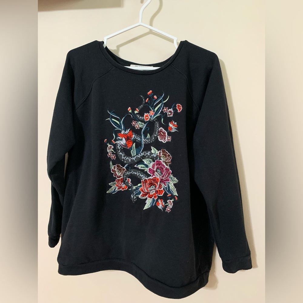 Snake and flower embroidered sweater